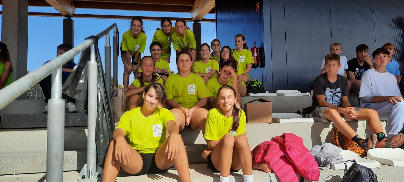 Ekipa učenk naše šole: Zupan Zoja v teku na 6o m, Lednik Neža v teku na 60 m, Turčin Anja v teku na 300m, Konšak Ela v teku na 300 m, Zei Maruša v teku na 1000 m, Dover Hana Izza v teku na 1000 m, Rozman Sofija v skoku v višino, Grujić Nikolija v skoku v višino, Dobaj Lina v skoku v daljino, Arnuš Iva v skoku v daljino, Preac Nena v metu vortexa, Schlauer Taira Tia v metu vortexa, Žerdin Pika v suvanju krogle, Popovič Špela v suvanju krogle in štafeta 4 x 100 m ( Zupan Zoja, Dover Hana Izza, Gomolj Gaja in Zei Maruša)